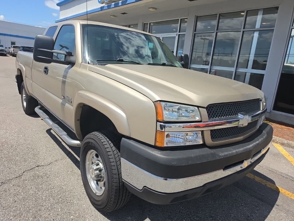 2004 Chevrolet Silverado 2500 HD LS