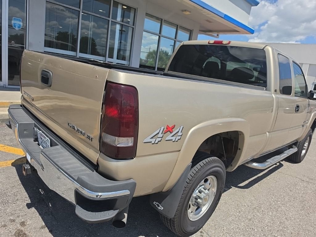 2004 Chevrolet Silverado 2500 HD LS
