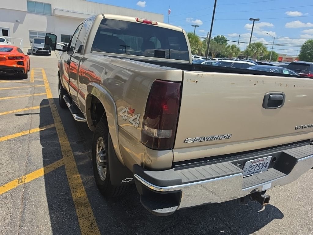 2004 Chevrolet Silverado 2500 HD LS