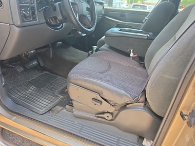 2004 Chevrolet Silverado 2500 HD LS
