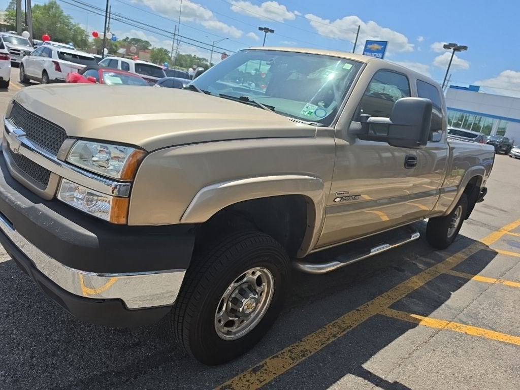 2004 Chevrolet Silverado 2500 HD LS