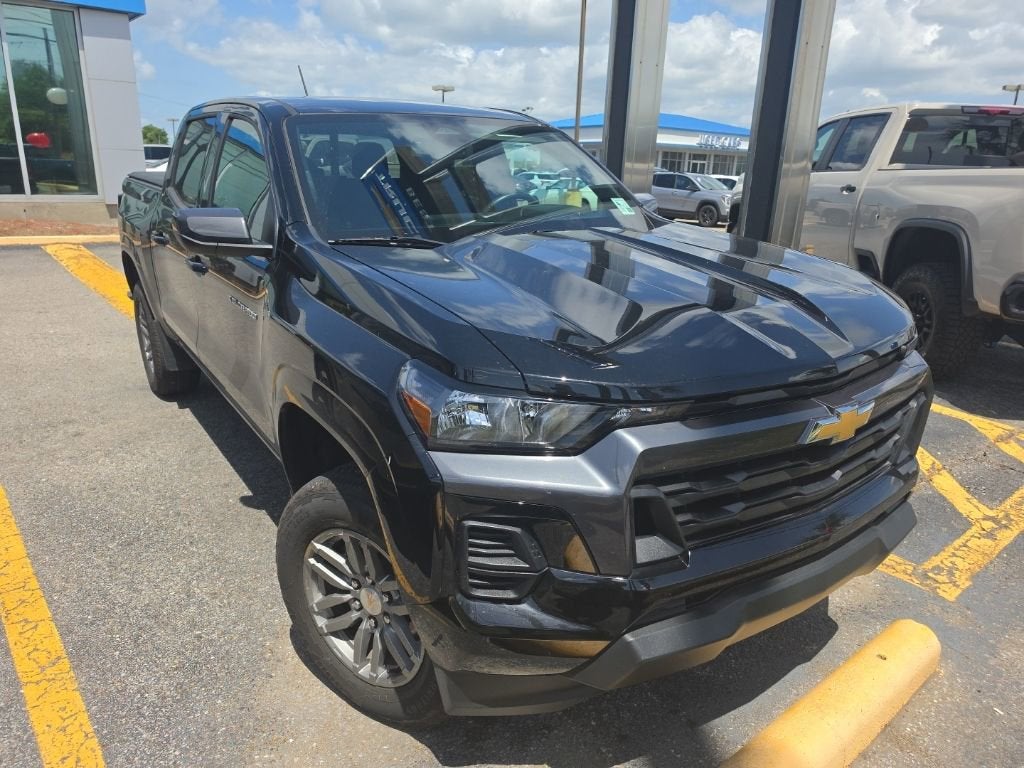2025 Chevrolet Colorado WT/LT