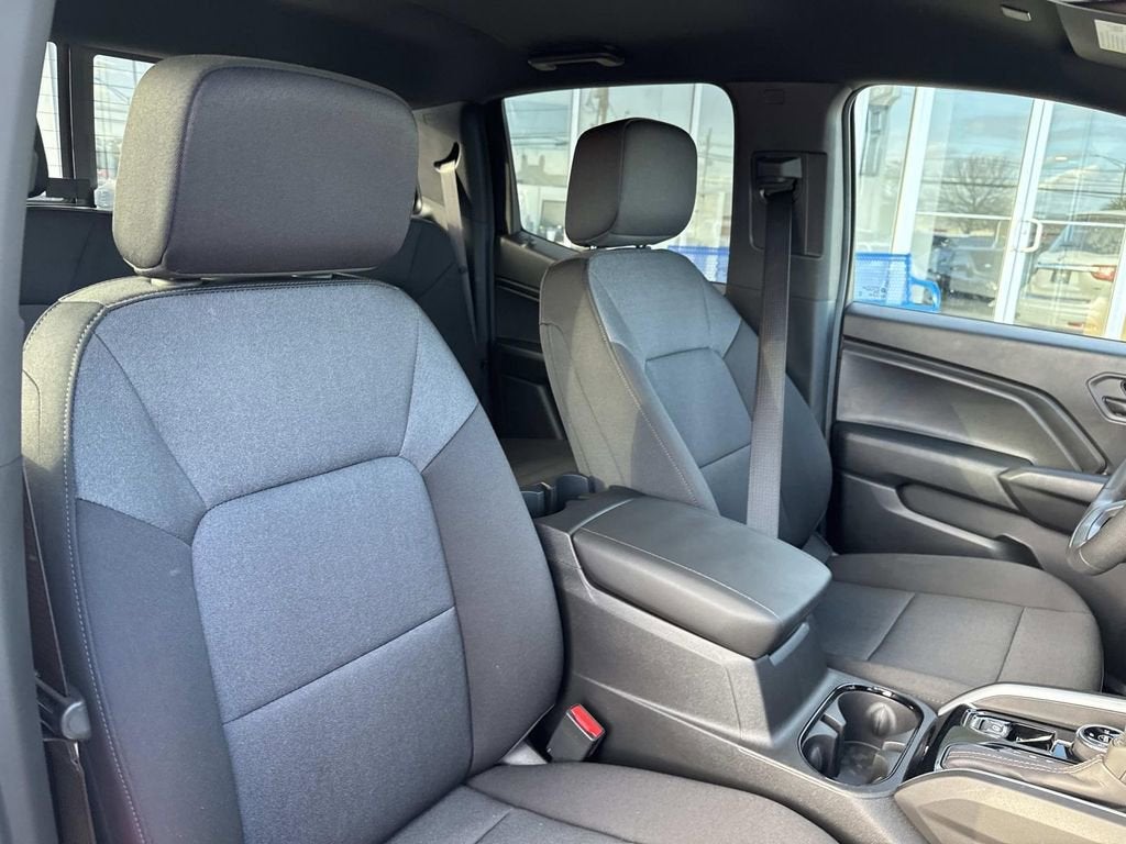 2025 Chevrolet Colorado Trail Boss - Photo 11