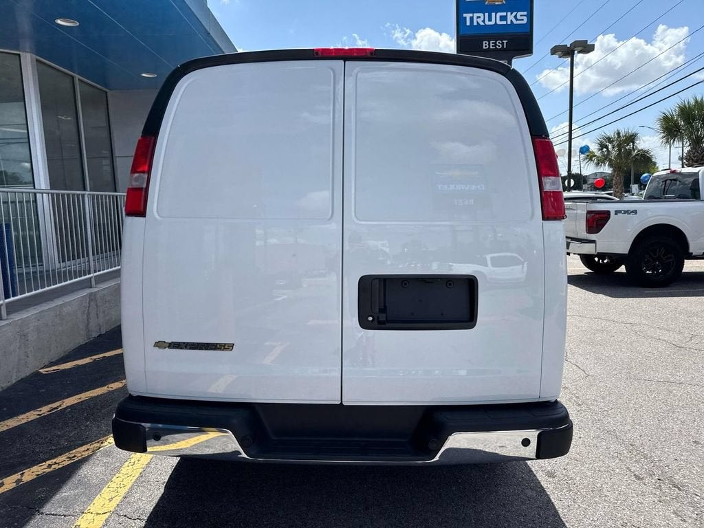 2026 Chevrolet Express Cargo WT