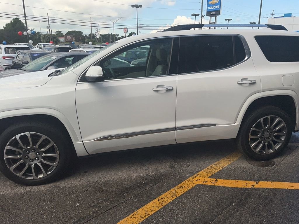 2023 GMC Acadia Denali