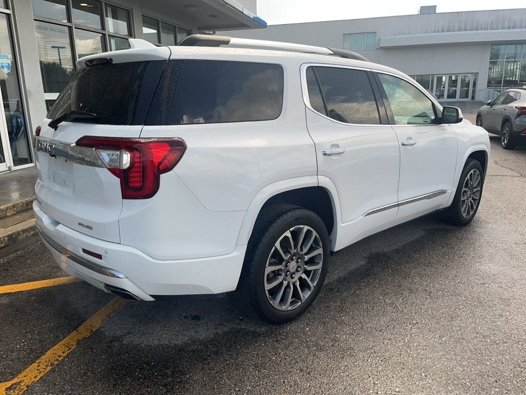 2023 GMC Acadia Denali