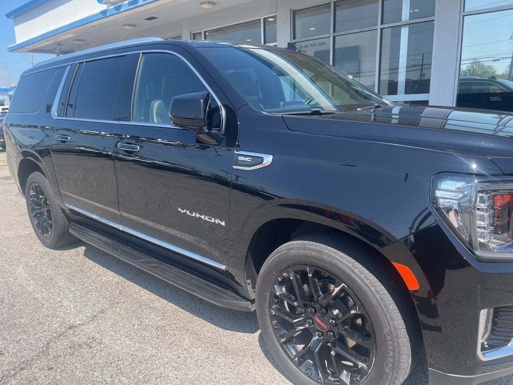 2023 GMC Yukon XL SLT