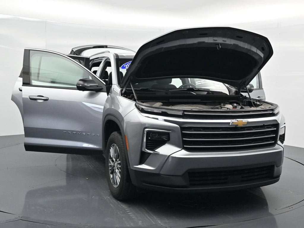 2024 Chevrolet Traverse LT