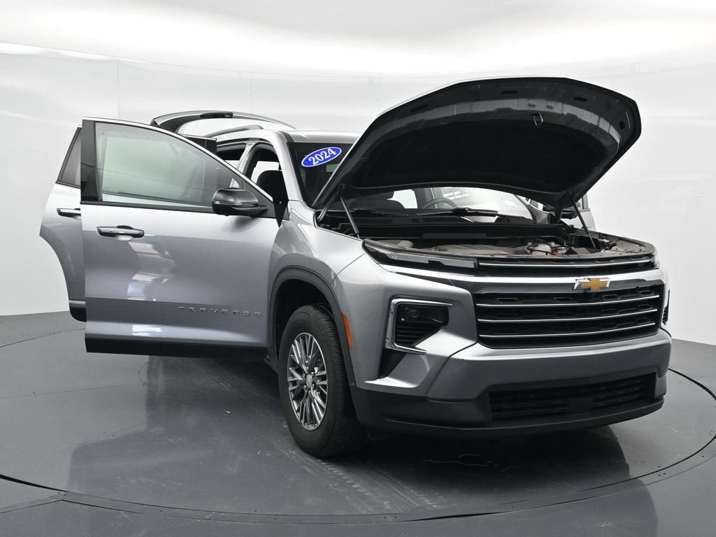 2024 Chevrolet Traverse LT