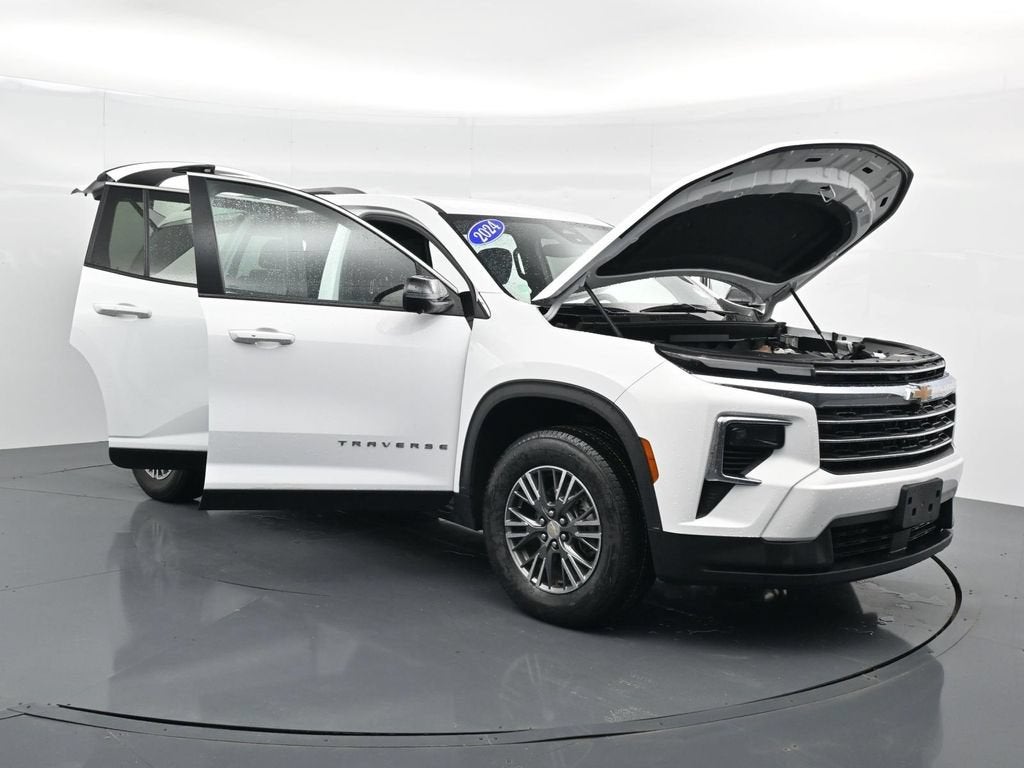 2024 Chevrolet Traverse LT
