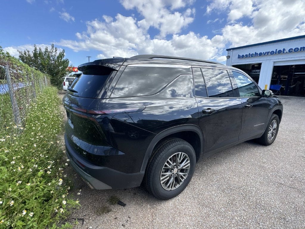 2024 Chevrolet Traverse LT