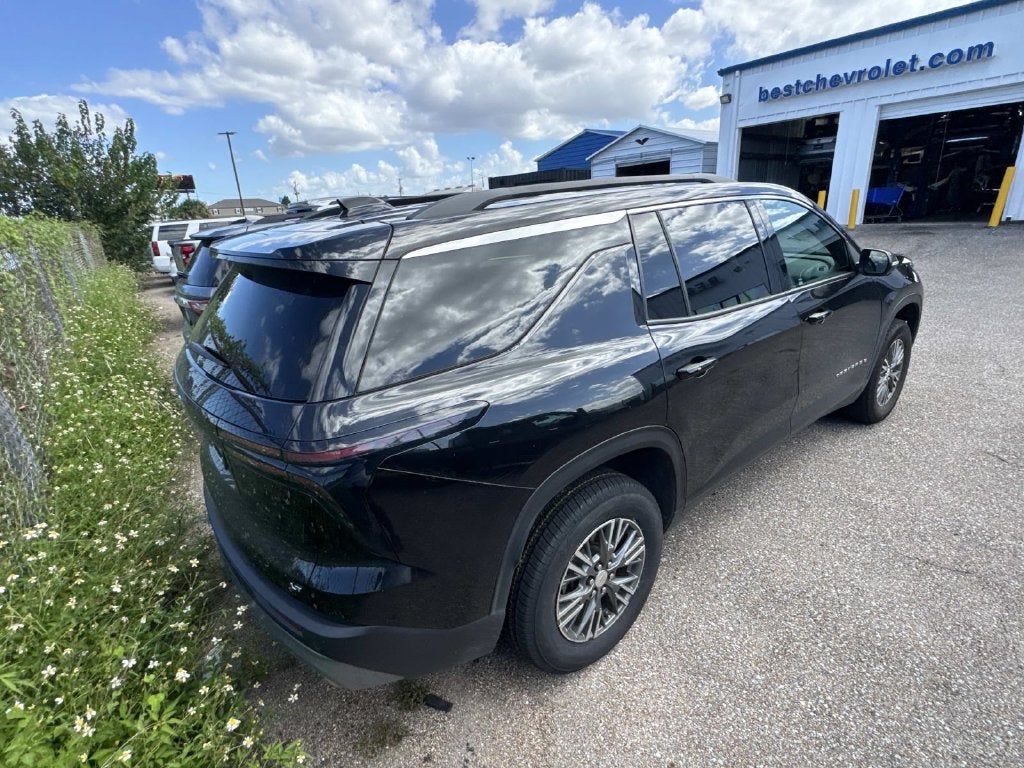 2024 Chevrolet Traverse LT