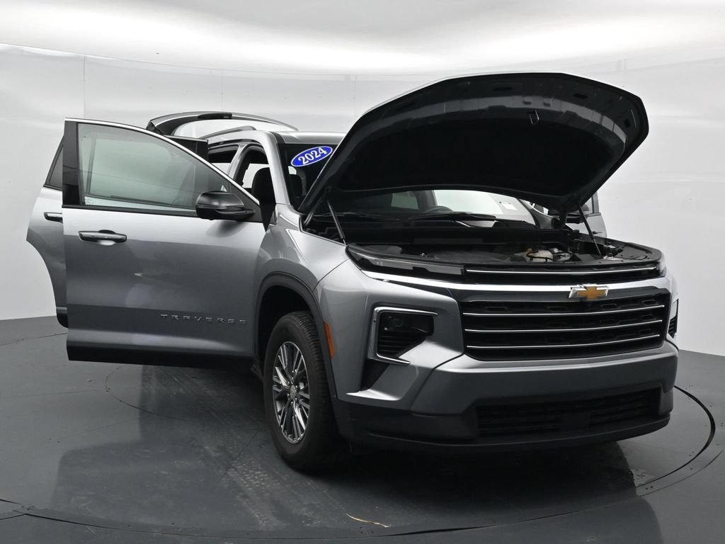 2024 Chevrolet Traverse LT