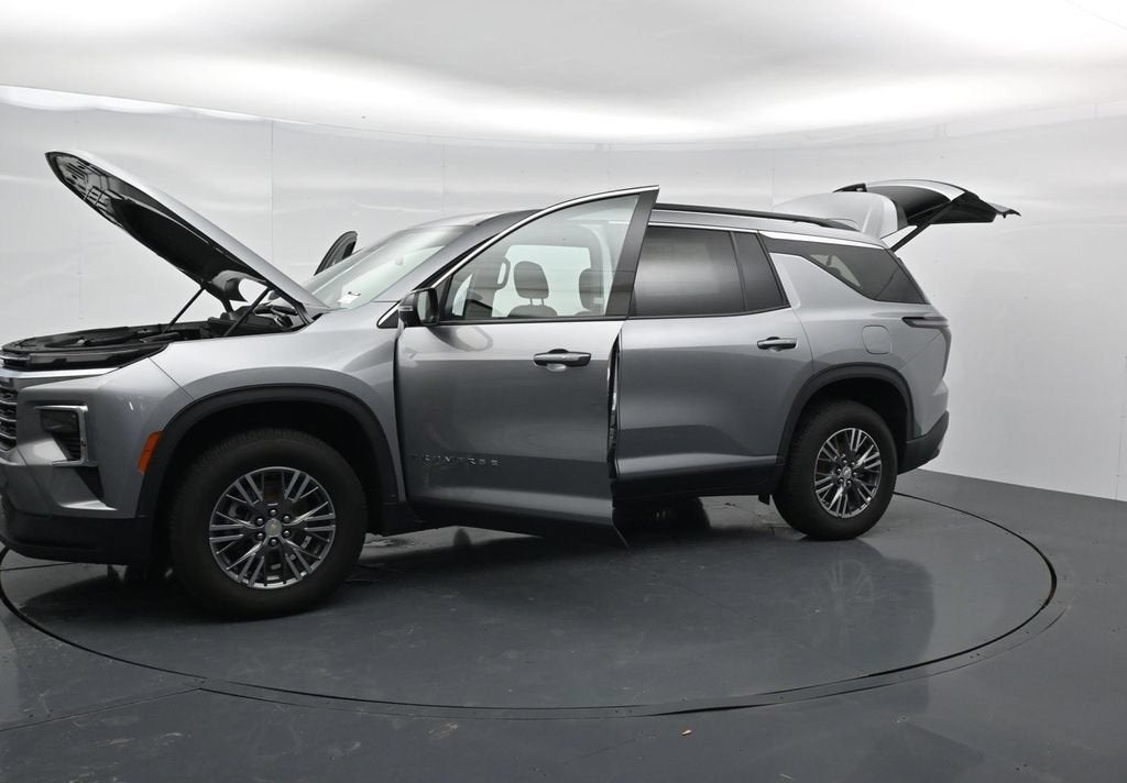 2024 Chevrolet Traverse LT
