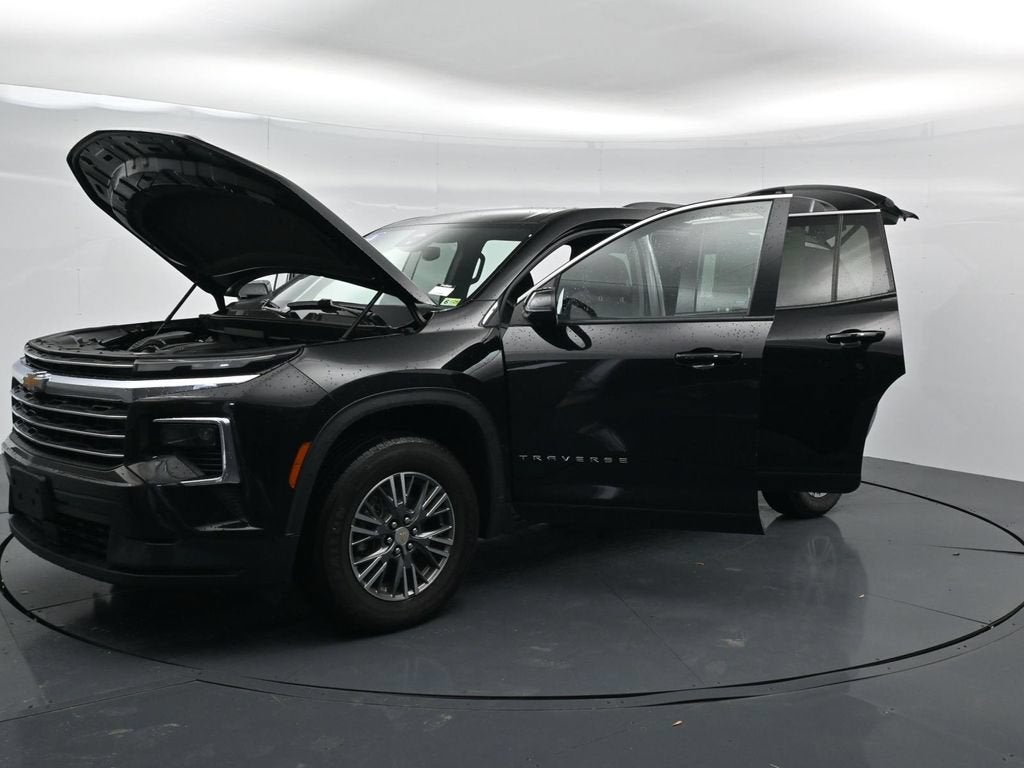 2024 Chevrolet Traverse LT