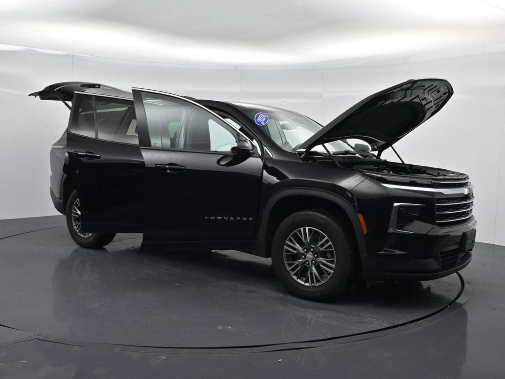 2024 Chevrolet Traverse LT