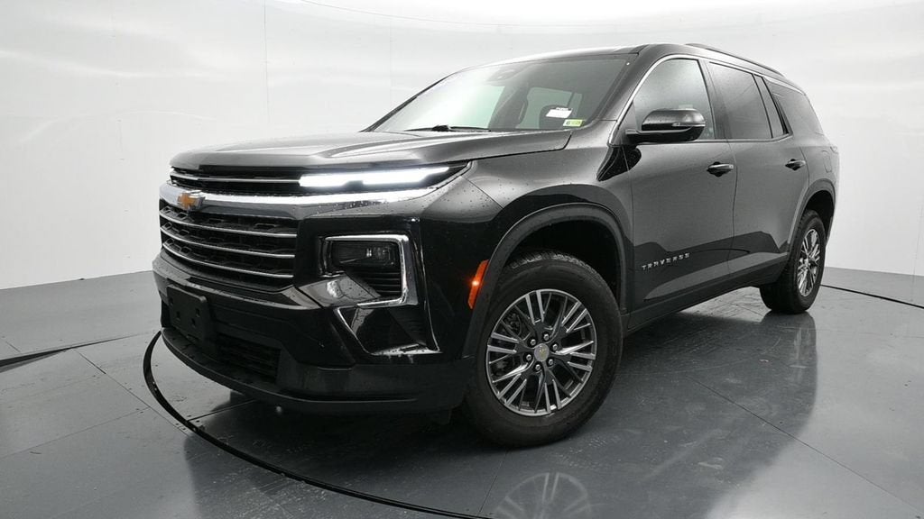 2024 Chevrolet Traverse LT