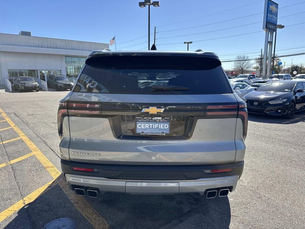 2025 Chevrolet Traverse LT