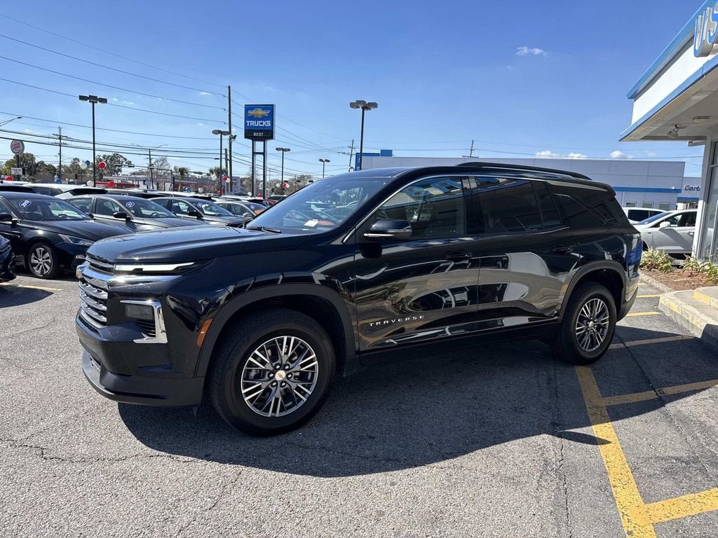 2025 Chevrolet Traverse LT