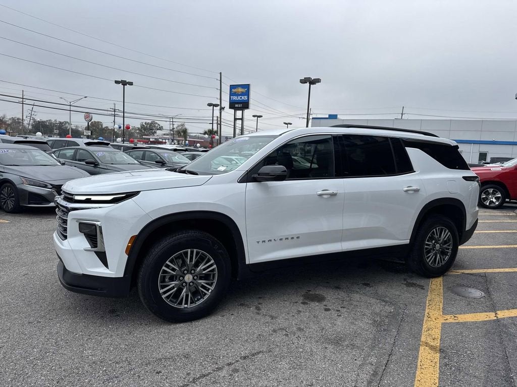 2025 Chevrolet Traverse LT