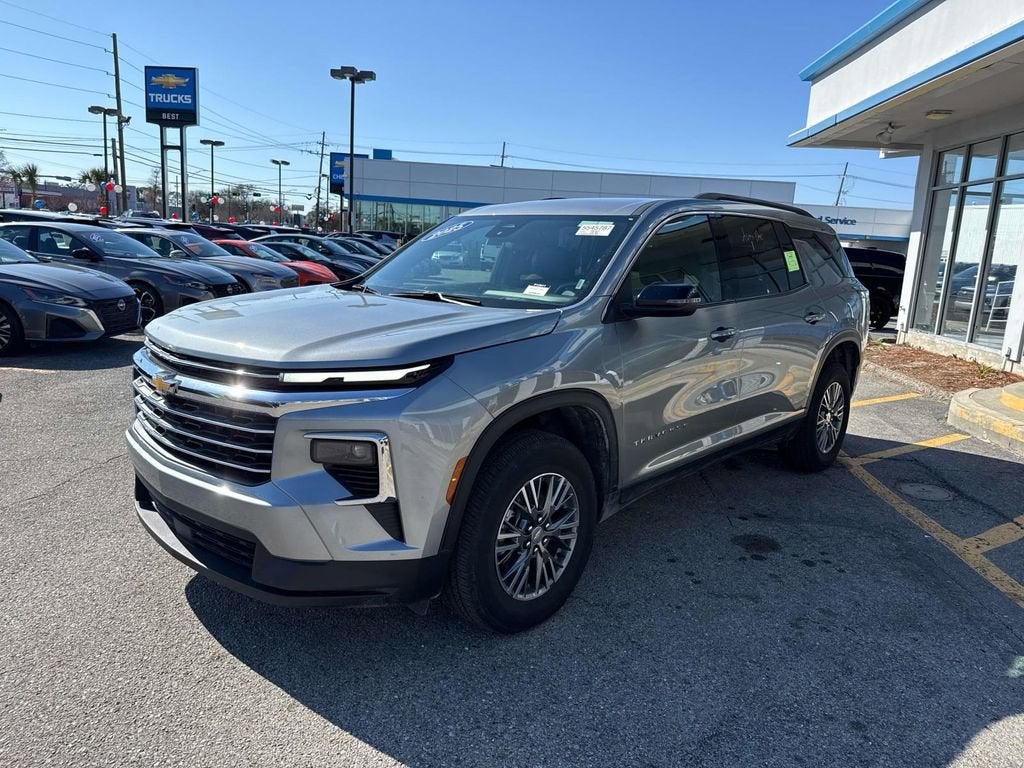 2025 Chevrolet Traverse LT