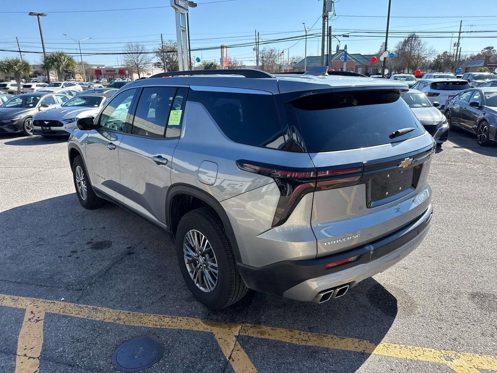 2025 Chevrolet Traverse LT