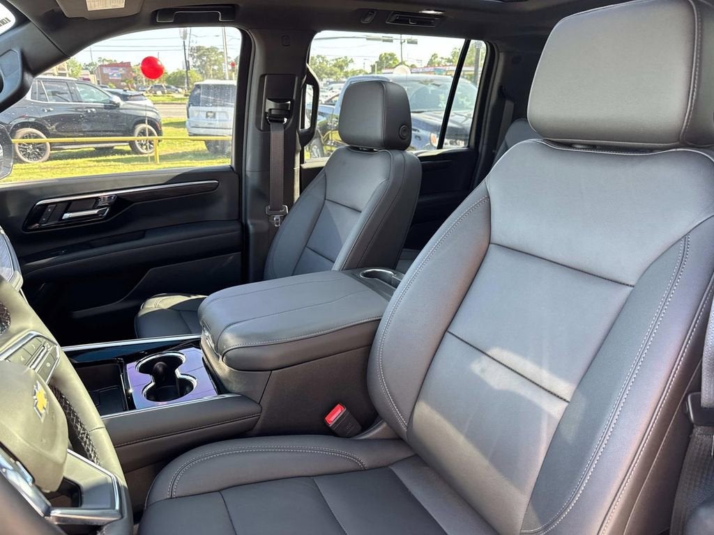2025 Chevrolet Suburban LT