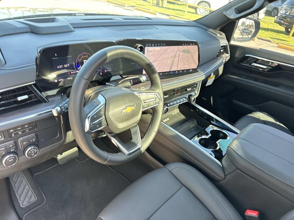 2025 Chevrolet Suburban LT