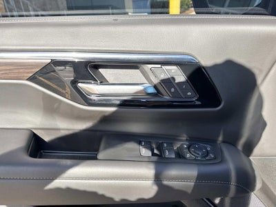 2025 Chevrolet Suburban LT