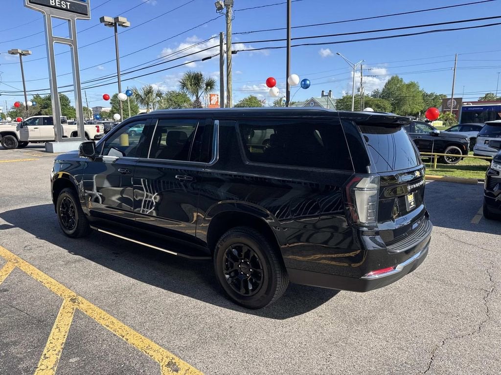 2025 Chevrolet Suburban LT