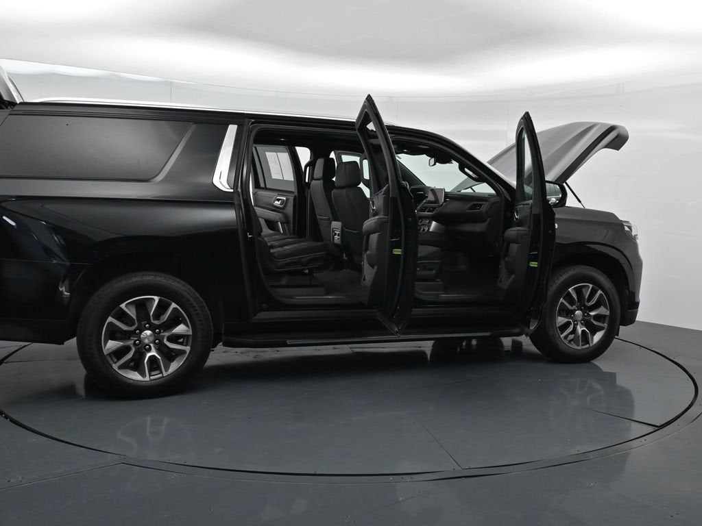 2024 Chevrolet Suburban LT