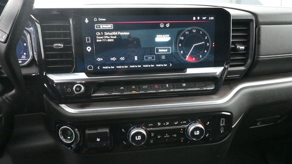 2025 GMC Sierra 1500 SLT