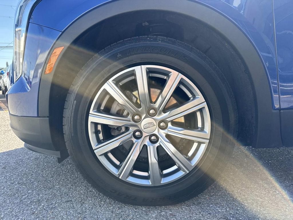 2023 Cadillac XT4 Premium Luxury