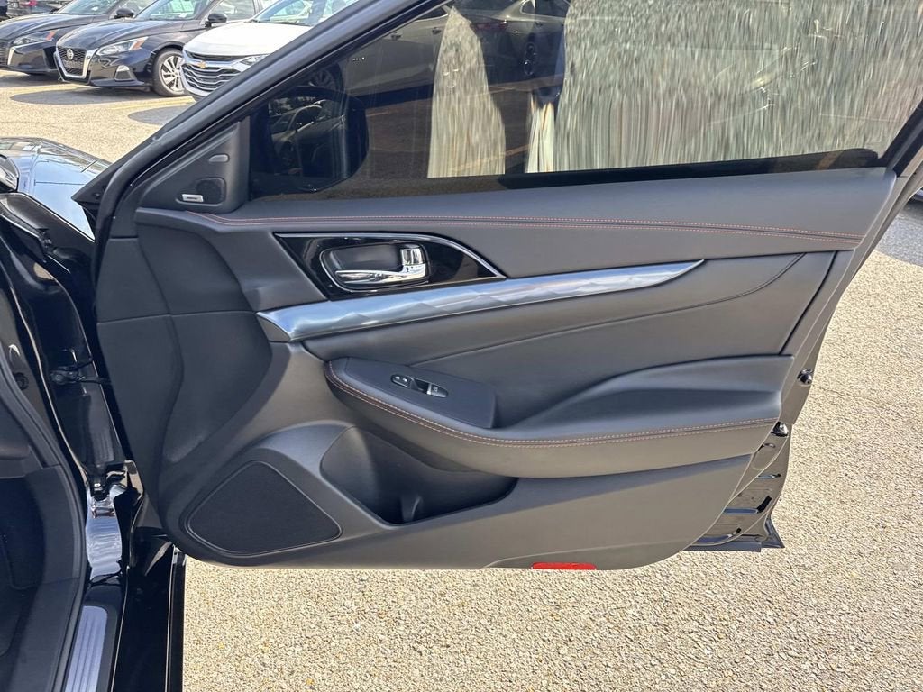 2023 Nissan Maxima SR