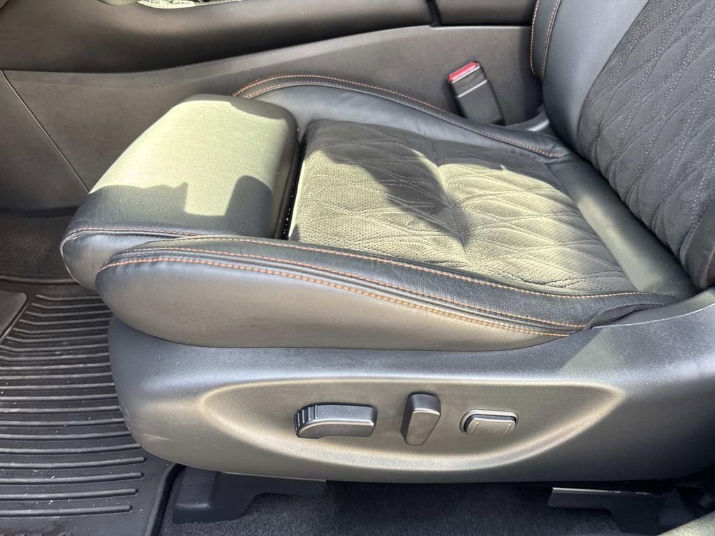 2023 Nissan Maxima SR