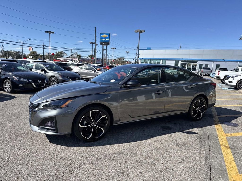 2025 Nissan Altima SR