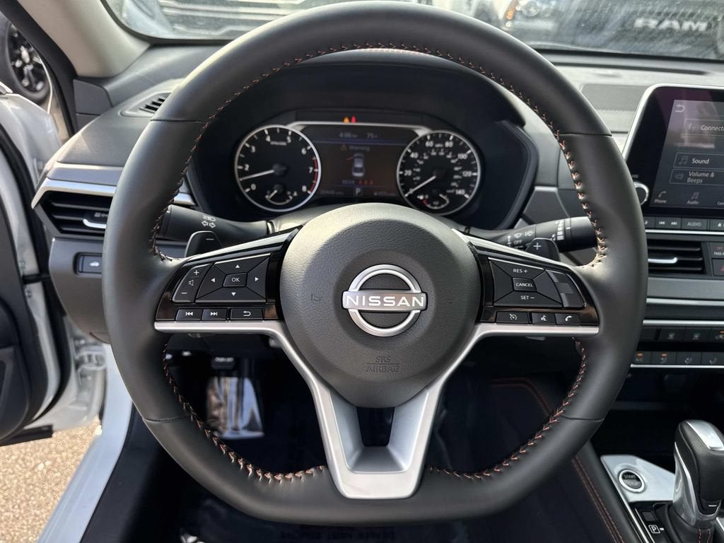 2025 Nissan Altima SR