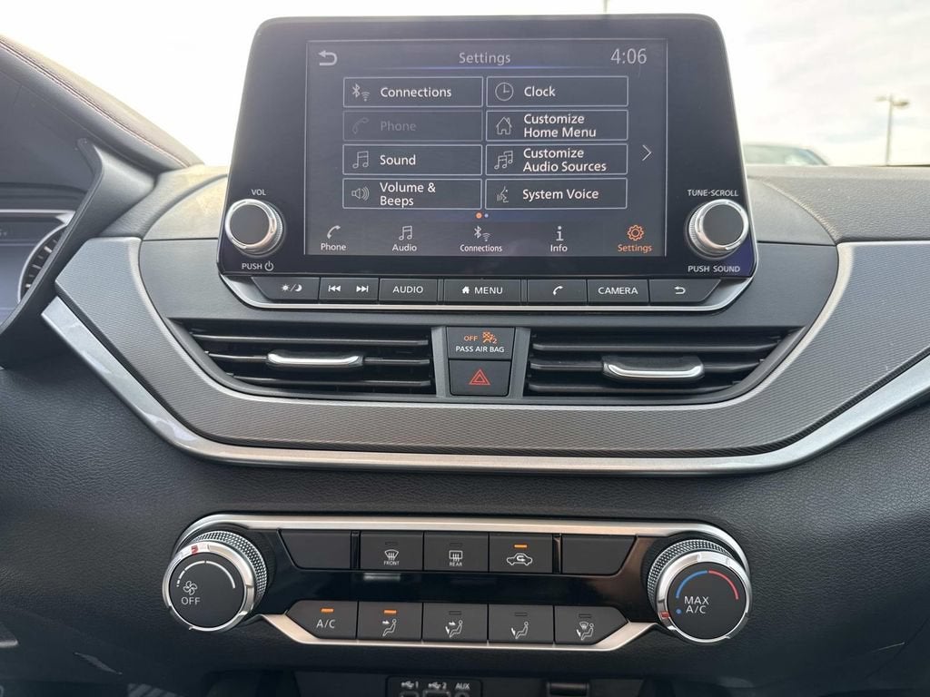 2025 Nissan Altima SR