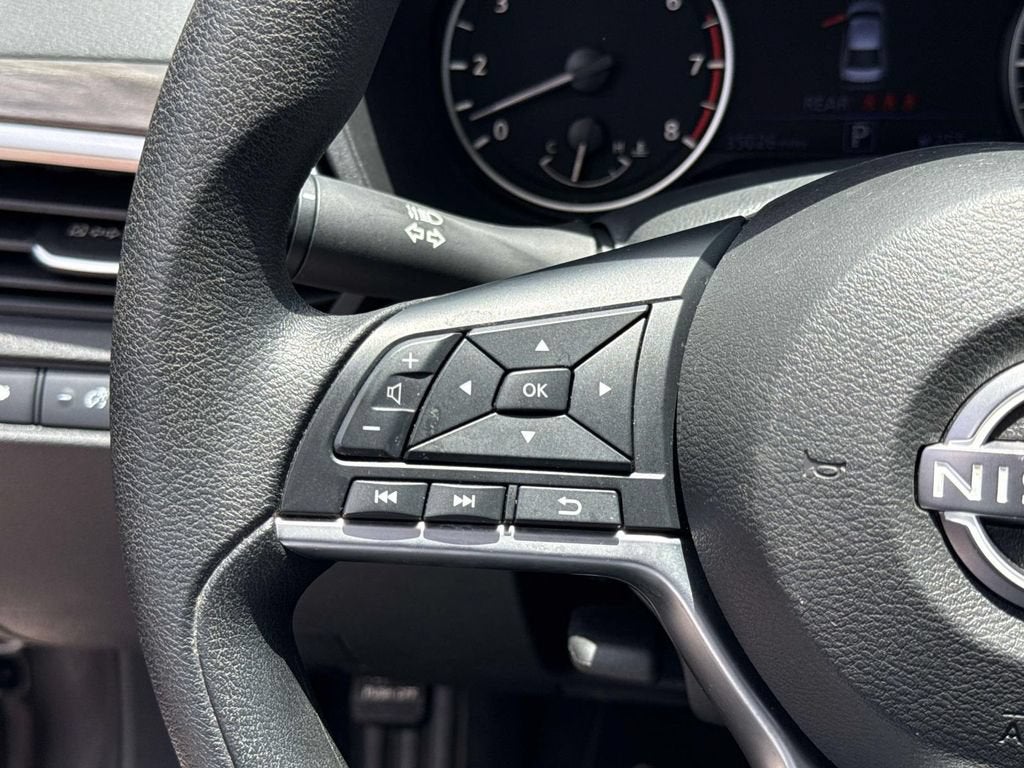 2025 Nissan Altima SV