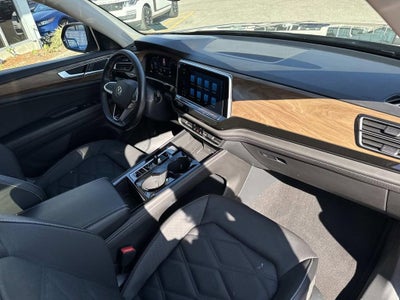 2025 Volkswagen Atlas 2.0T SE w/Technology