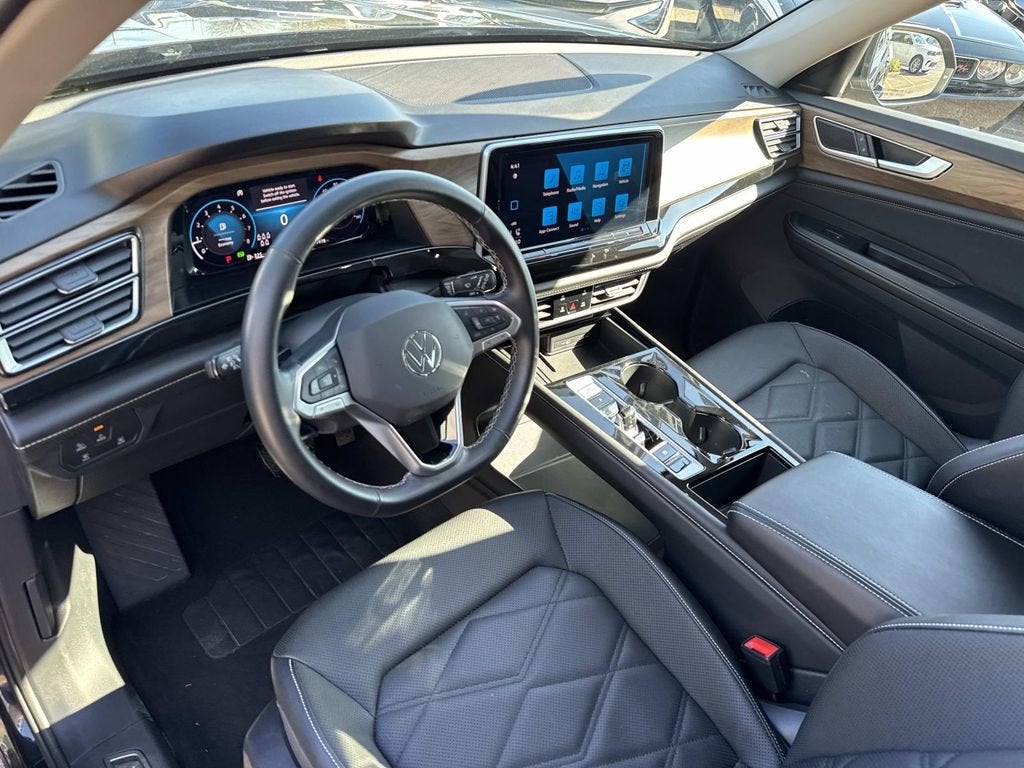 2025 Volkswagen Atlas 2.0T SE w/Technology