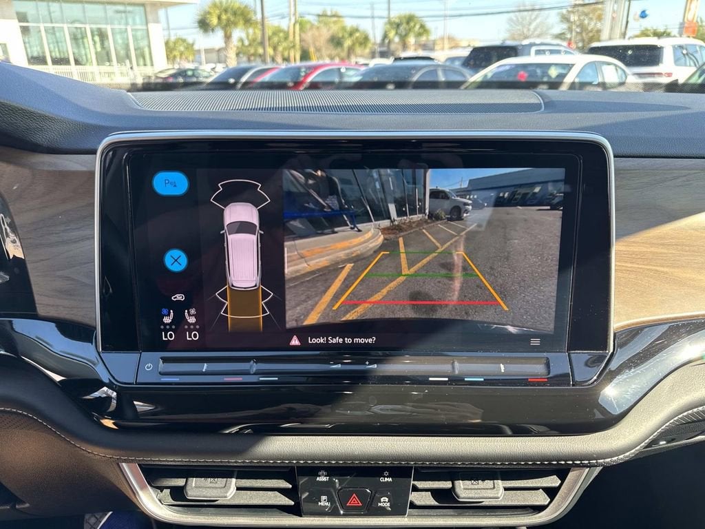 2025 Volkswagen Atlas 2.0T SE w/Technology