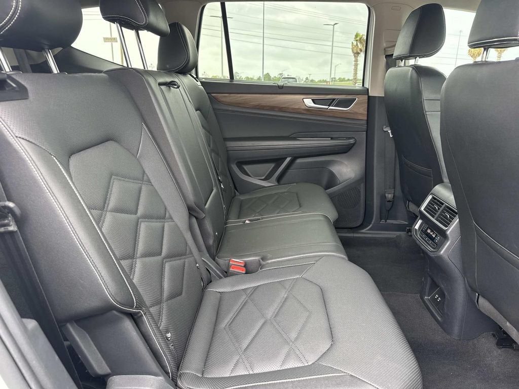 2025 Volkswagen Atlas 2.0T SE w/Technology