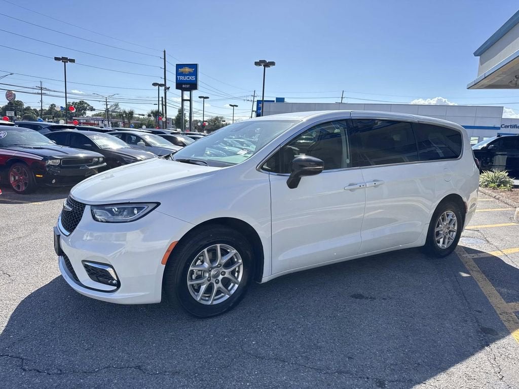 2024 Chrysler Pacifica Touring L