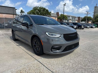 2023 Chrysler Pacifica Hybrid Limited