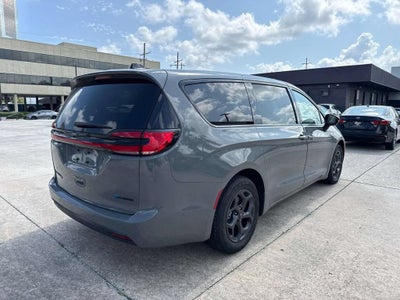 2023 Chrysler Pacifica Hybrid Limited