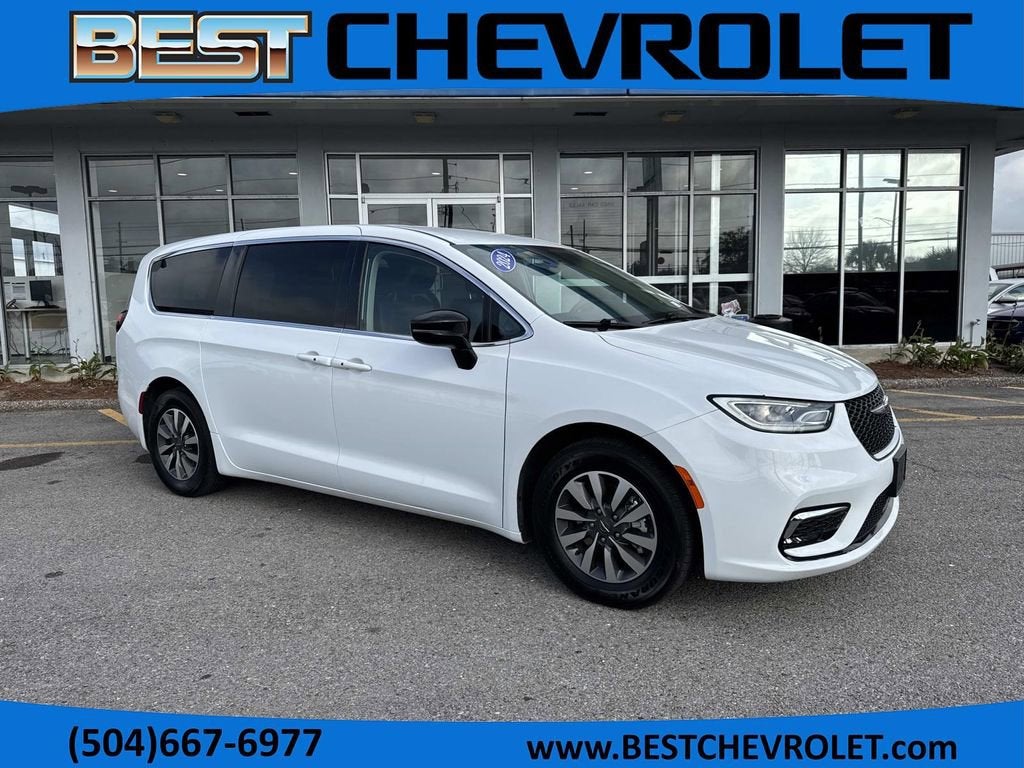 2024 Chrysler Pacifica Hybrid Select
