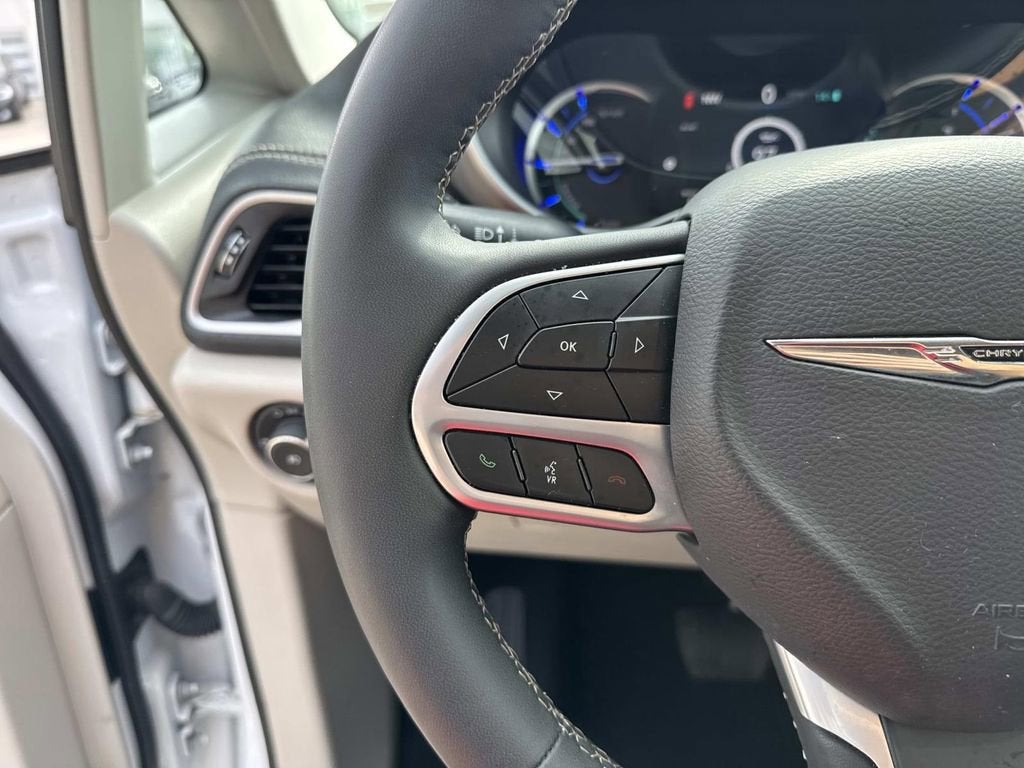 2024 Chrysler Pacifica Hybrid Select