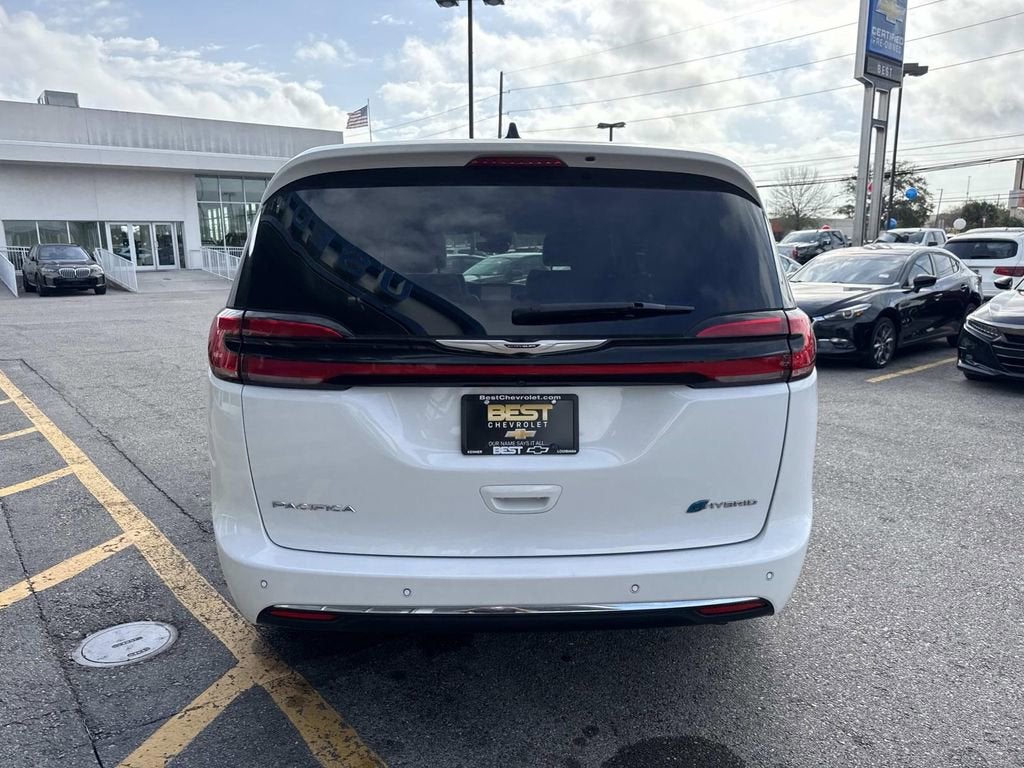 2024 Chrysler Pacifica Hybrid Select