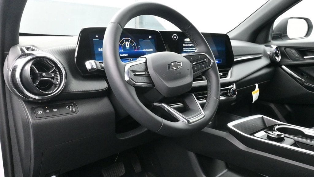 2027 Chevrolet Equinox LT - Photo 11